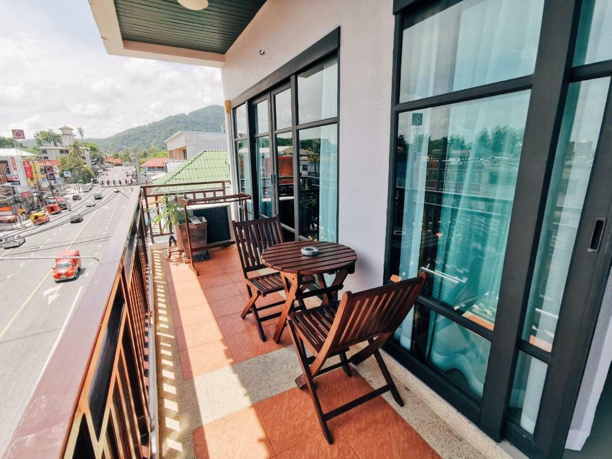 Enjoy'S Beach House & Cafe' Ban Karon Екстер'єр фото
