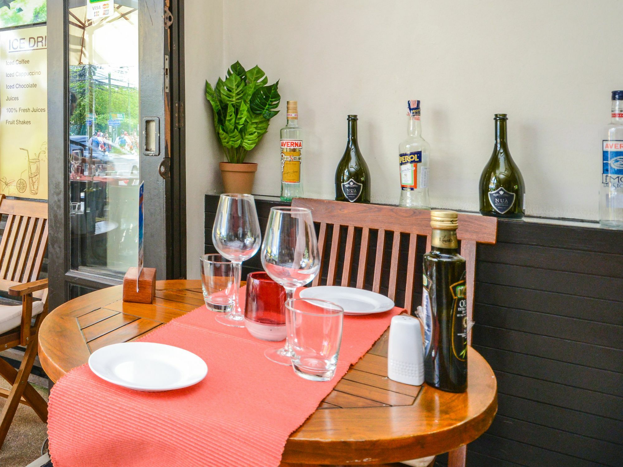 Enjoy'S Beach House & Cafe' Ban Karon Екстер'єр фото