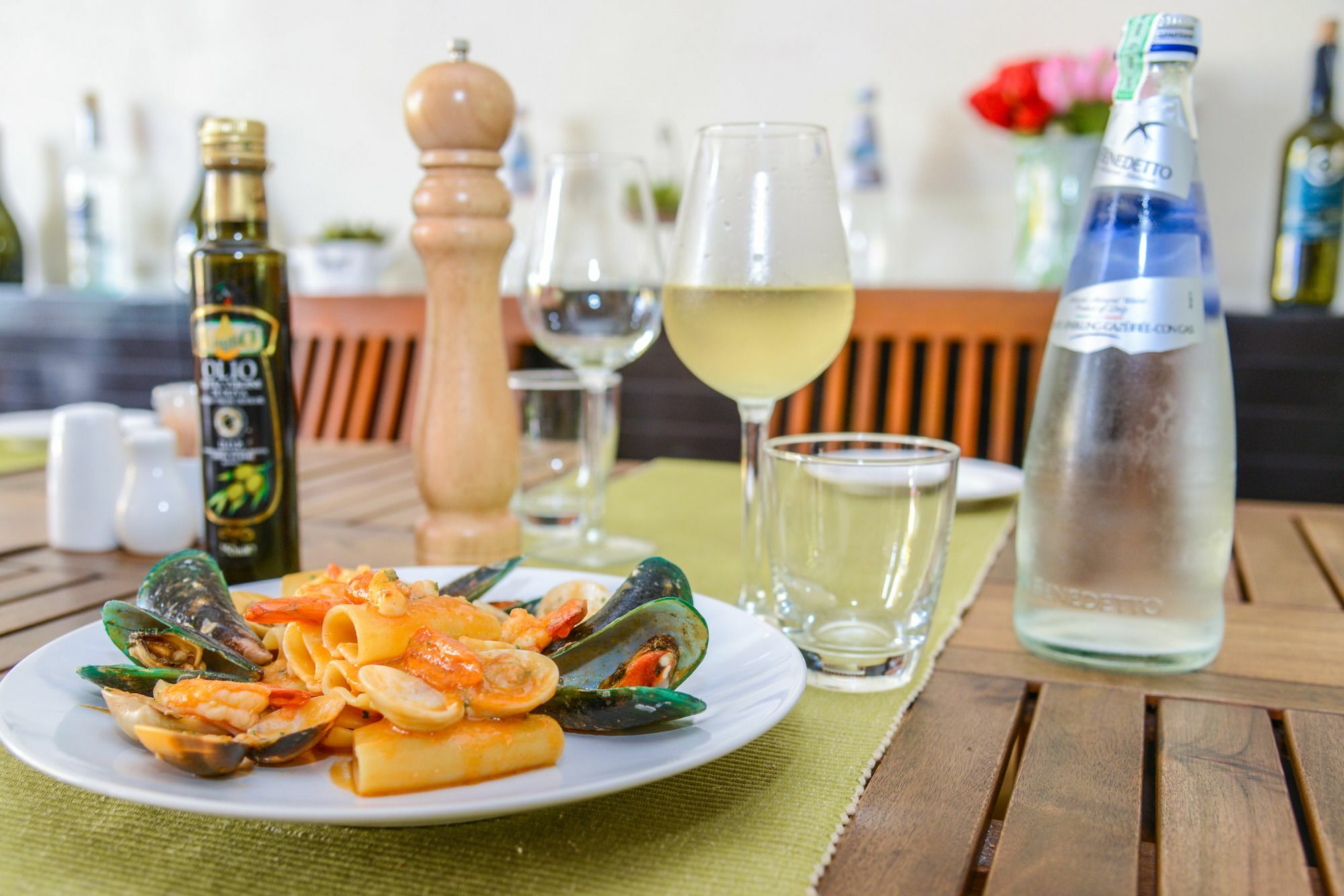 Enjoy'S Beach House & Cafe' Ban Karon Екстер'єр фото