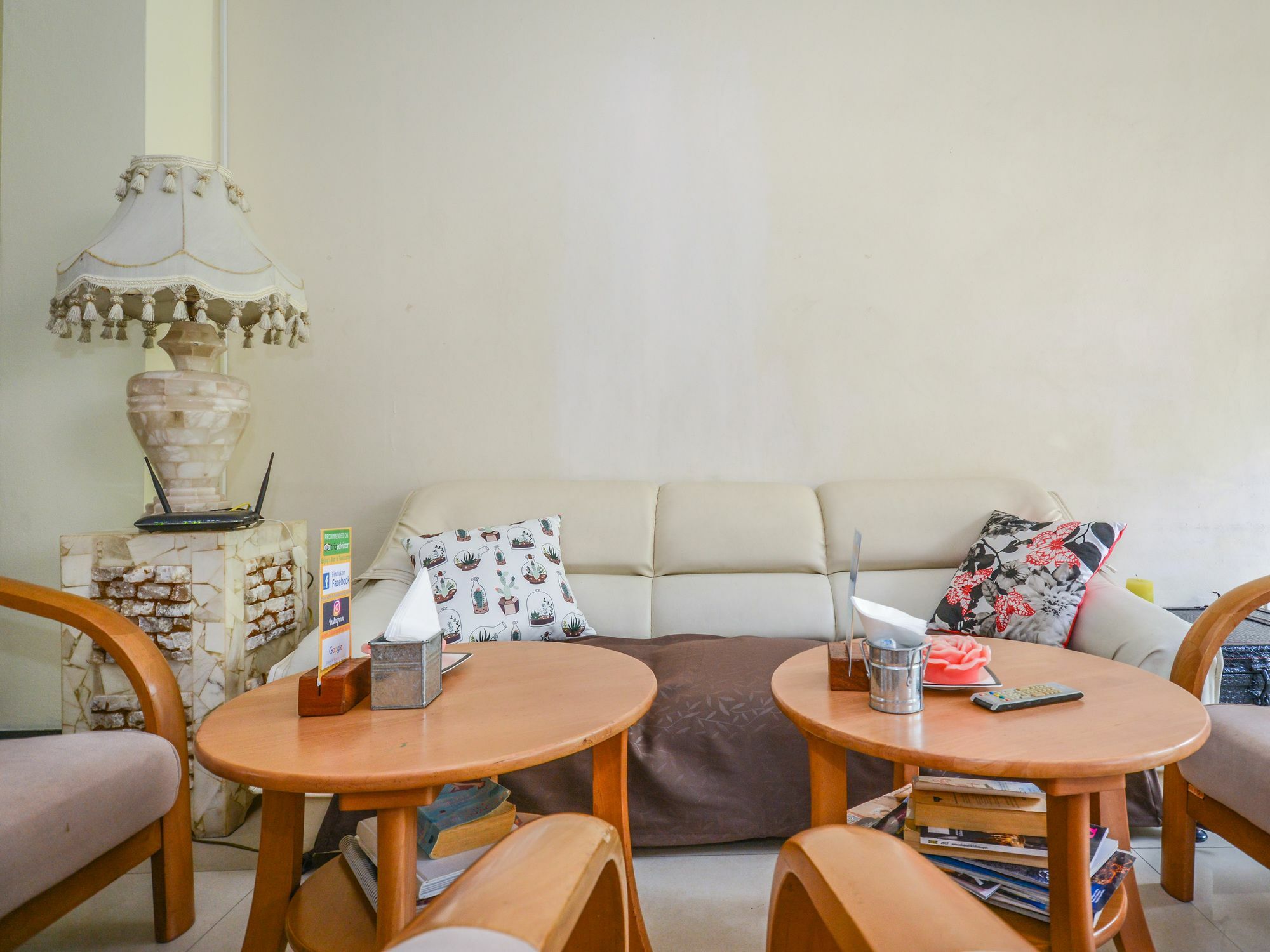 Enjoy'S Beach House & Cafe' Ban Karon Екстер'єр фото