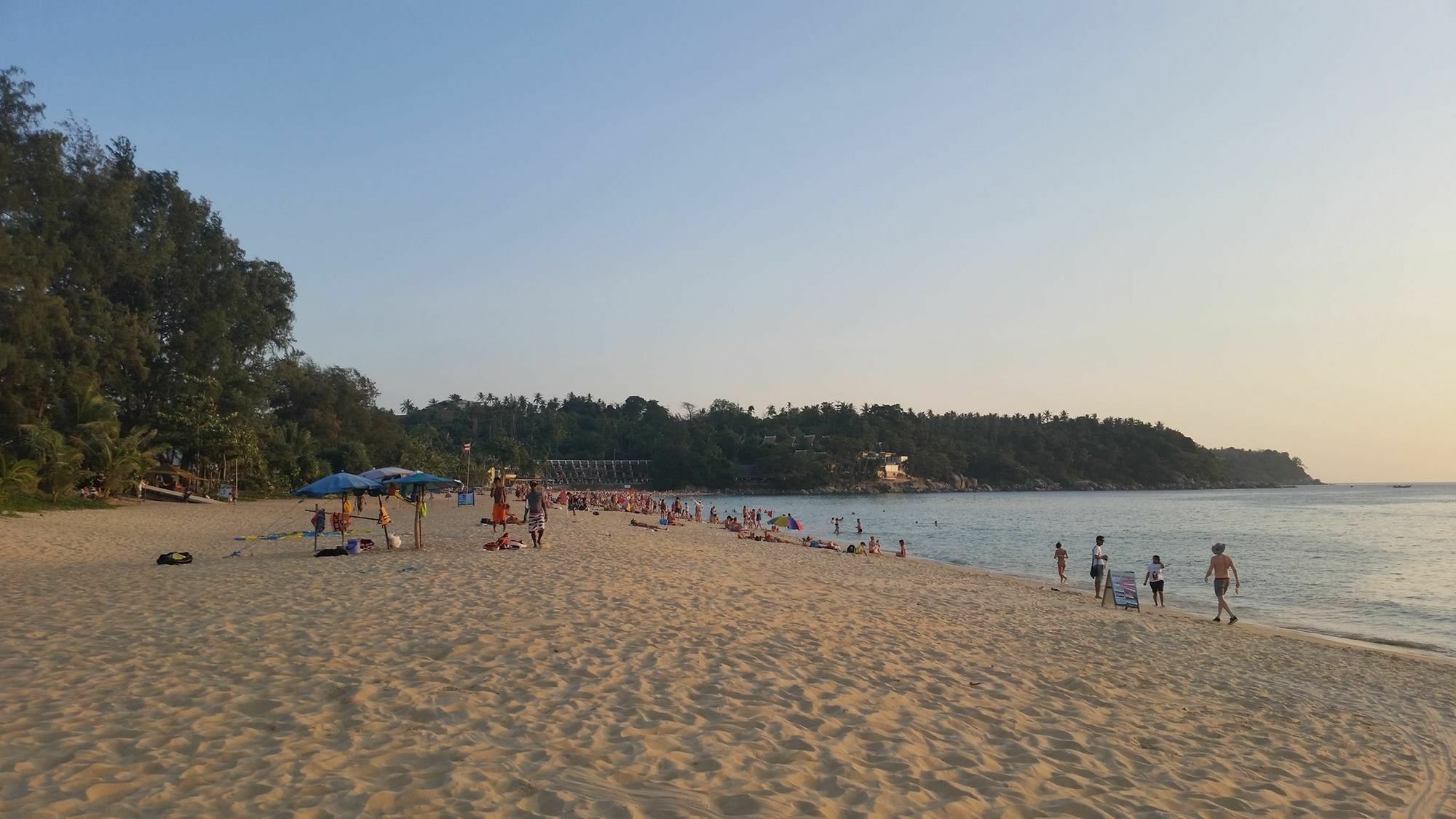 Enjoy'S Beach House & Cafe' Ban Karon Екстер'єр фото
