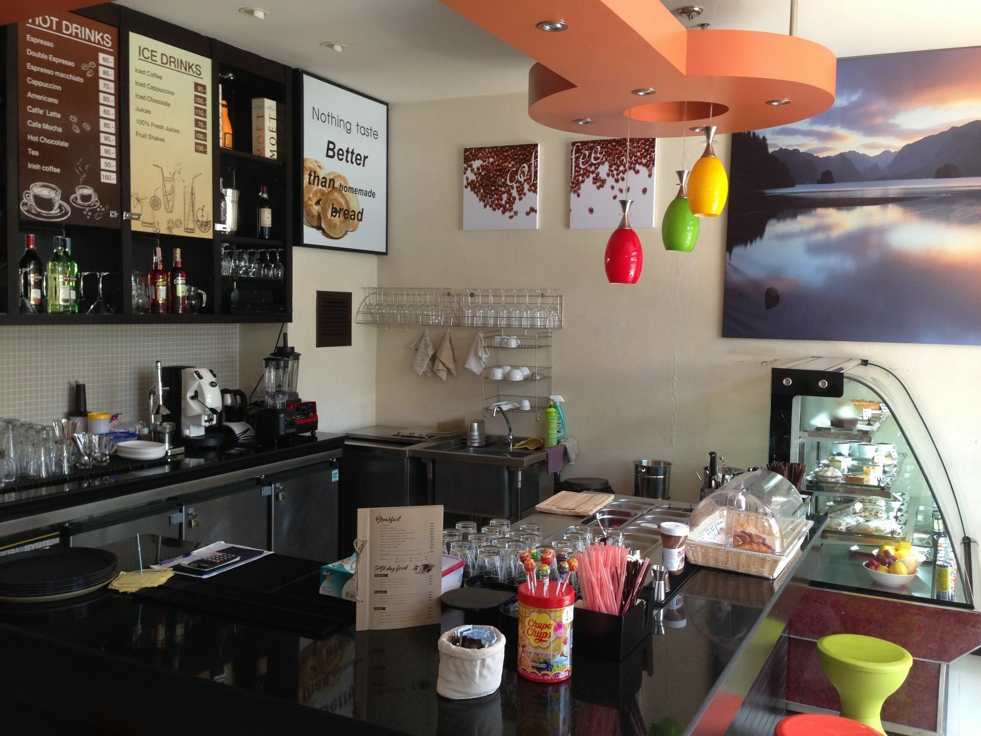 Enjoy'S Beach House & Cafe' Ban Karon Екстер'єр фото